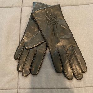 Leather gloves